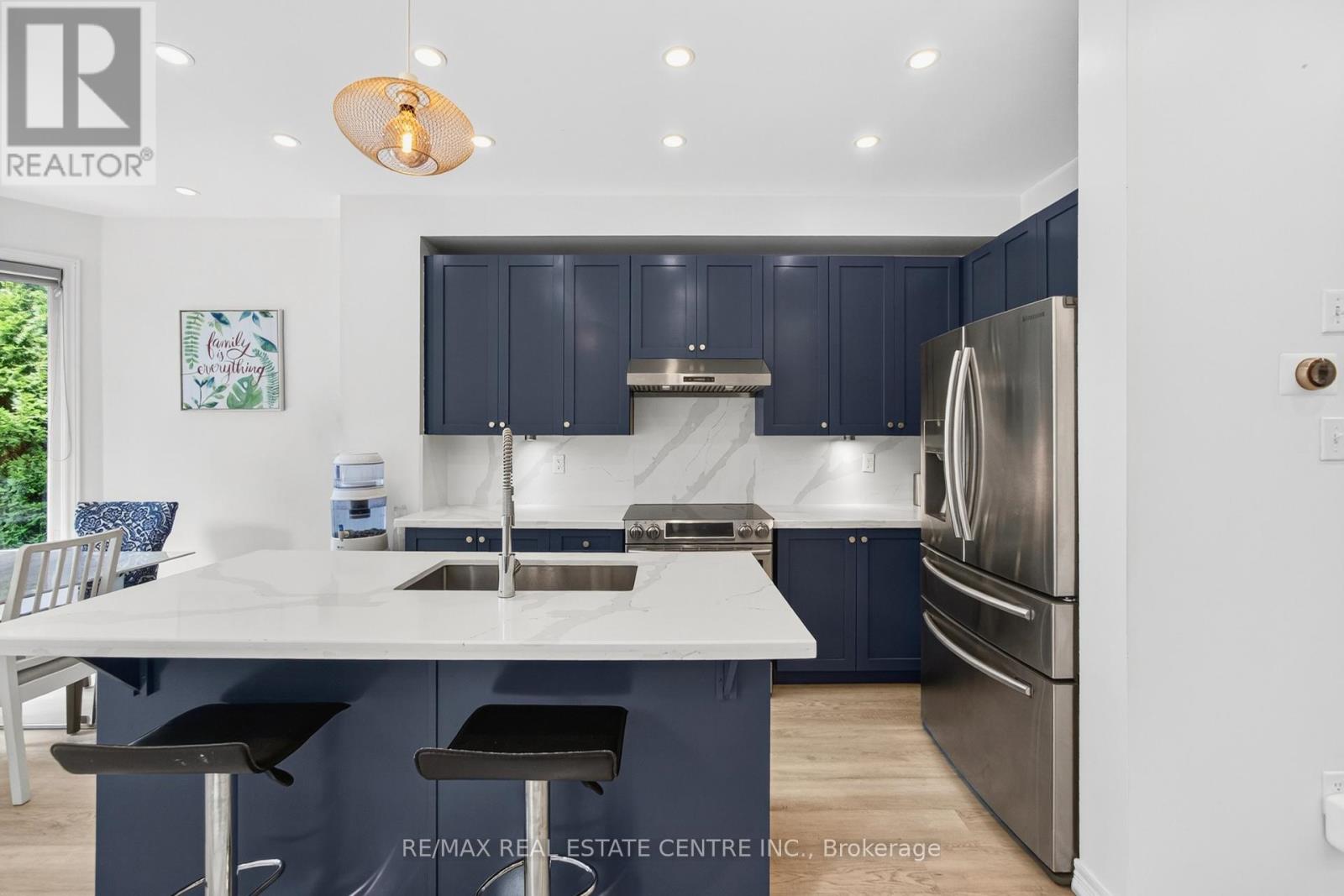 31 Martree Crescent, Brampton, Ontario  L6V 4R3 - Photo 7 - W12379444