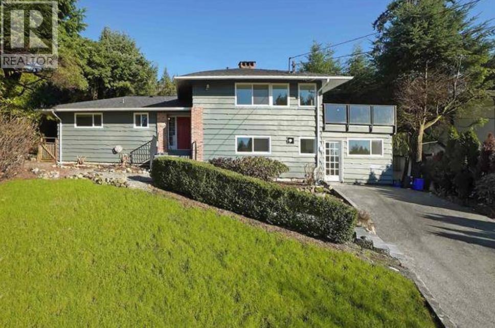 1910 27TH STREET, West Vancouver, British Columbia
