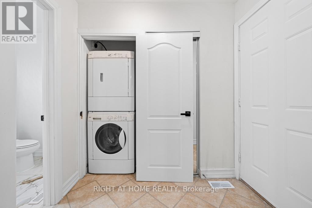 173 Kersey Crescent, Richmond Hill, Ontario  L4C 8X7 - Photo 6 - N12374558