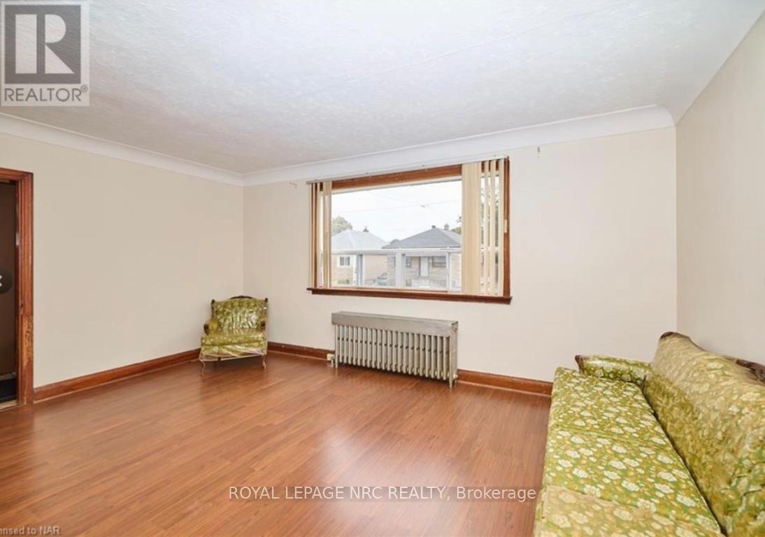 223 Niagara Street, St. Catharines, Ontario  L2M 4V3 - Photo 7 - X12386784
