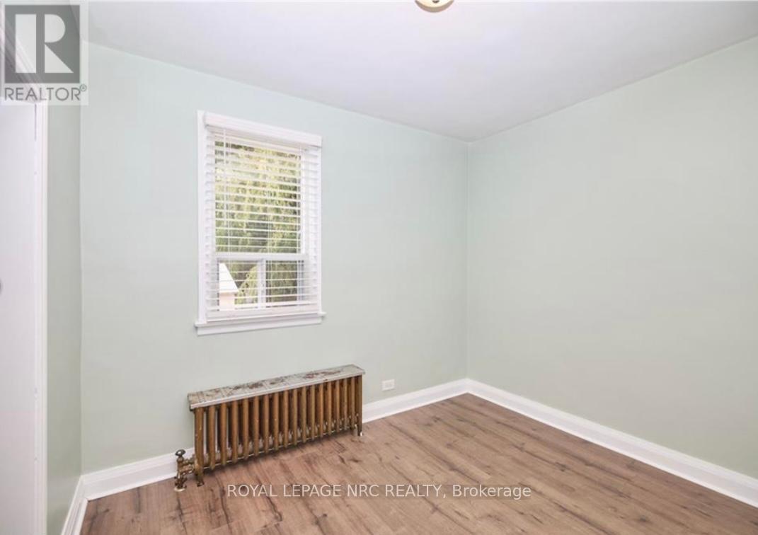 223 Niagara Street, St. Catharines, Ontario  L2M 4V3 - Photo 8 - X12386784