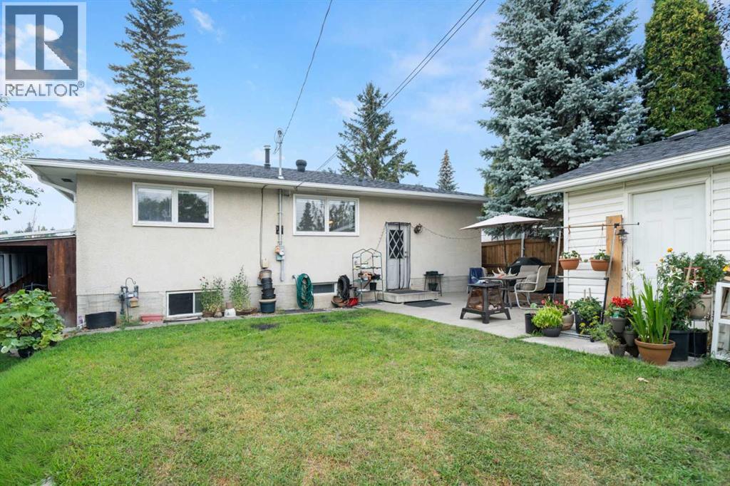71 Queen Alexandra Close Se, Calgary, Alberta  T2J 3P9 - Photo 2 - A2253572