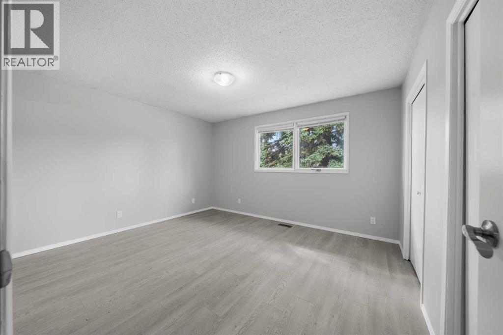 71 Queen Alexandra Close Se, Calgary, Alberta  T2J 3P9 - Photo 13 - A2253572
