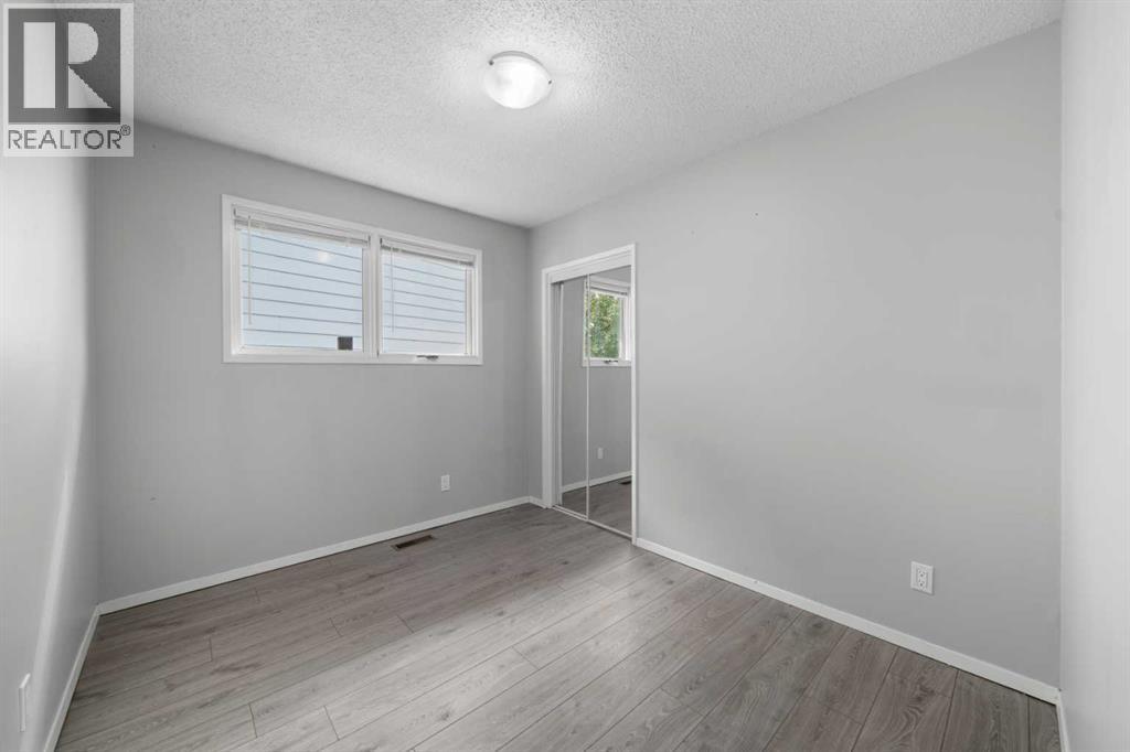 71 Queen Alexandra Close Se, Calgary, Alberta  T2J 3P9 - Photo 11 - A2253572