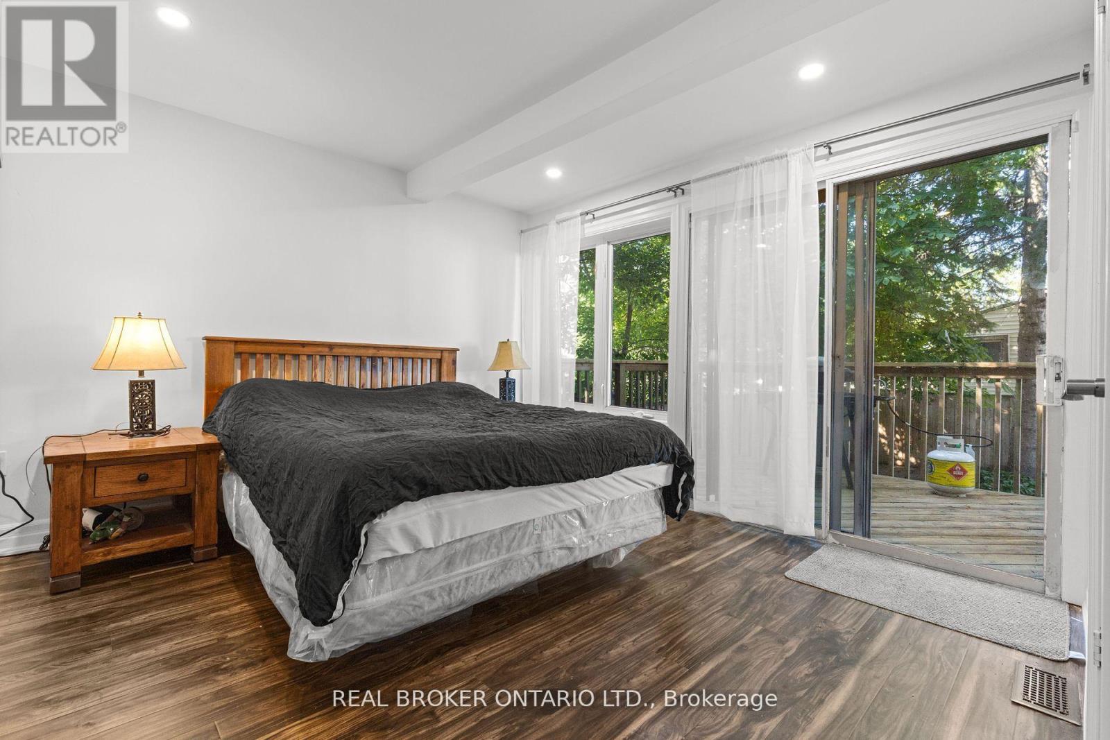 272 Burk Street, Oshawa, Ontario  L1J 4C4 - Photo 5 - E12386797
