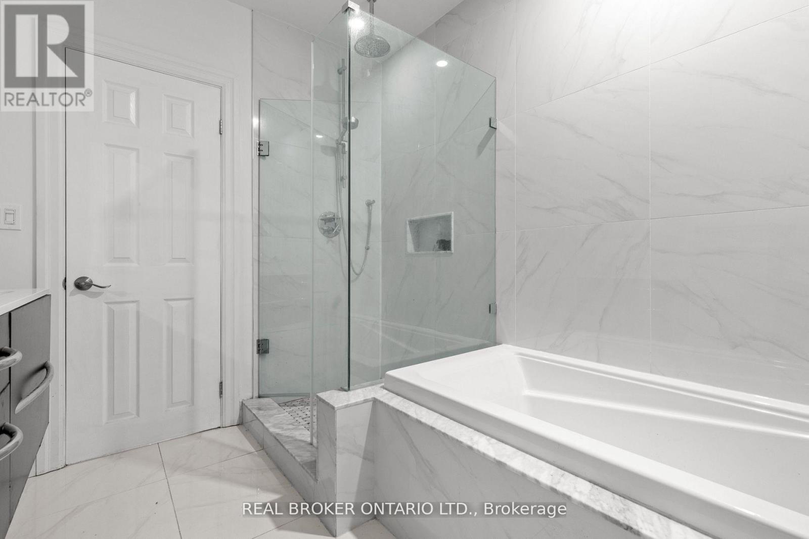 272 Burk Street, Oshawa, Ontario  L1J 4C4 - Photo 8 - E12386797
