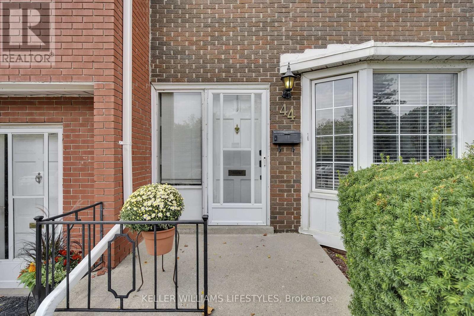 44 - 1220 Royal York Road, London North, Ontario  N6H 3Z9 - Photo 3 - X12386822