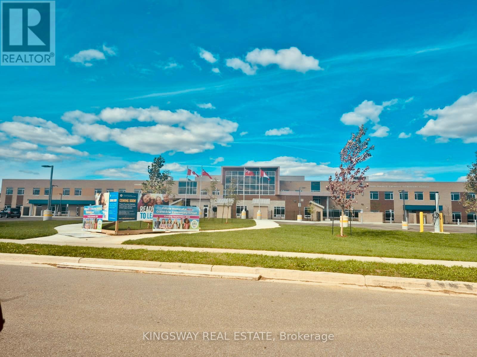 125 Thompson Road, Haldimand, Ontario  N3W 0E1 - Photo 12 - X12386803