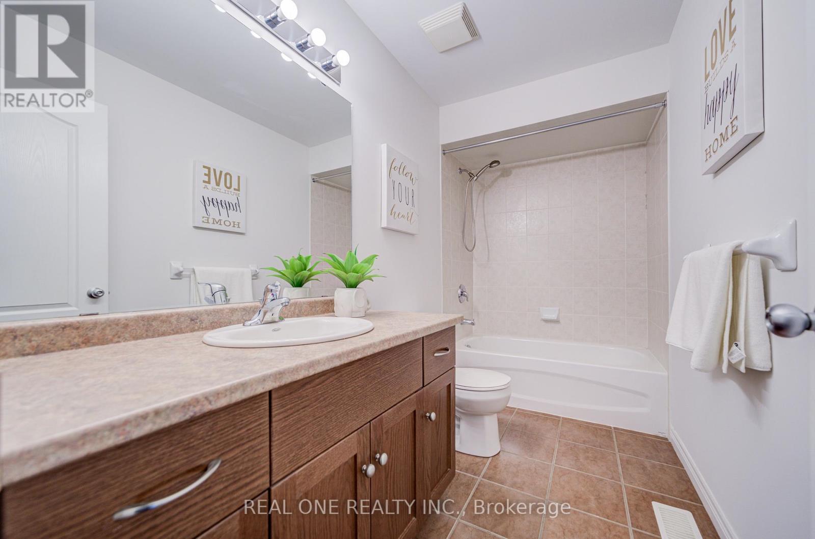 36 Palacebeach Trail, Hamilton, Ontario  L8E 5C3 - Photo 33 - X12386825