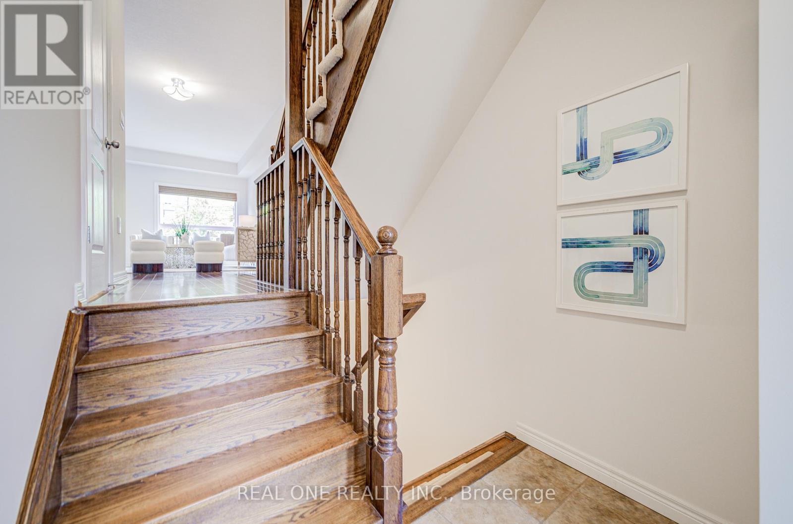 36 Palacebeach Trail, Hamilton, Ontario  L8E 5C3 - Photo 4 - X12386825