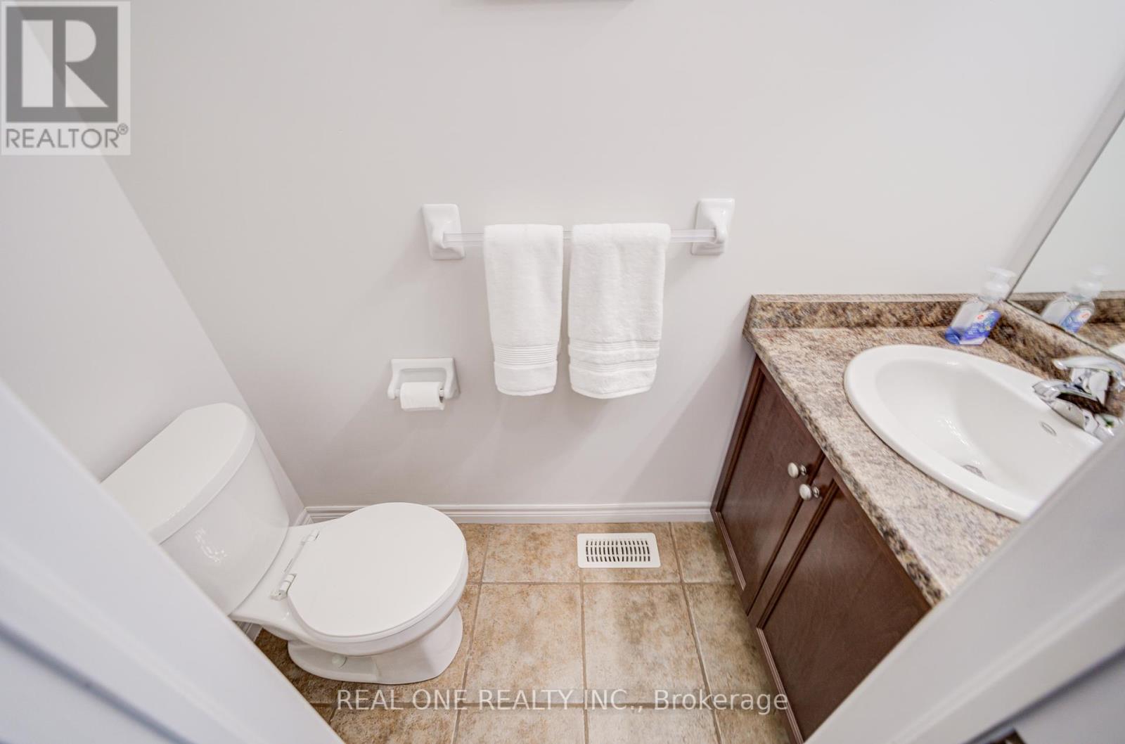36 Palacebeach Trail, Hamilton, Ontario  L8E 5C3 - Photo 5 - X12386825