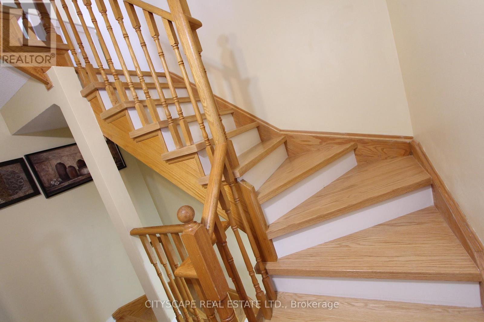 #7 - 3055 Elmcreek Road, Mississauga (Cooksville), Ontario  L5B 4J9 - Photo 12 - W12386835