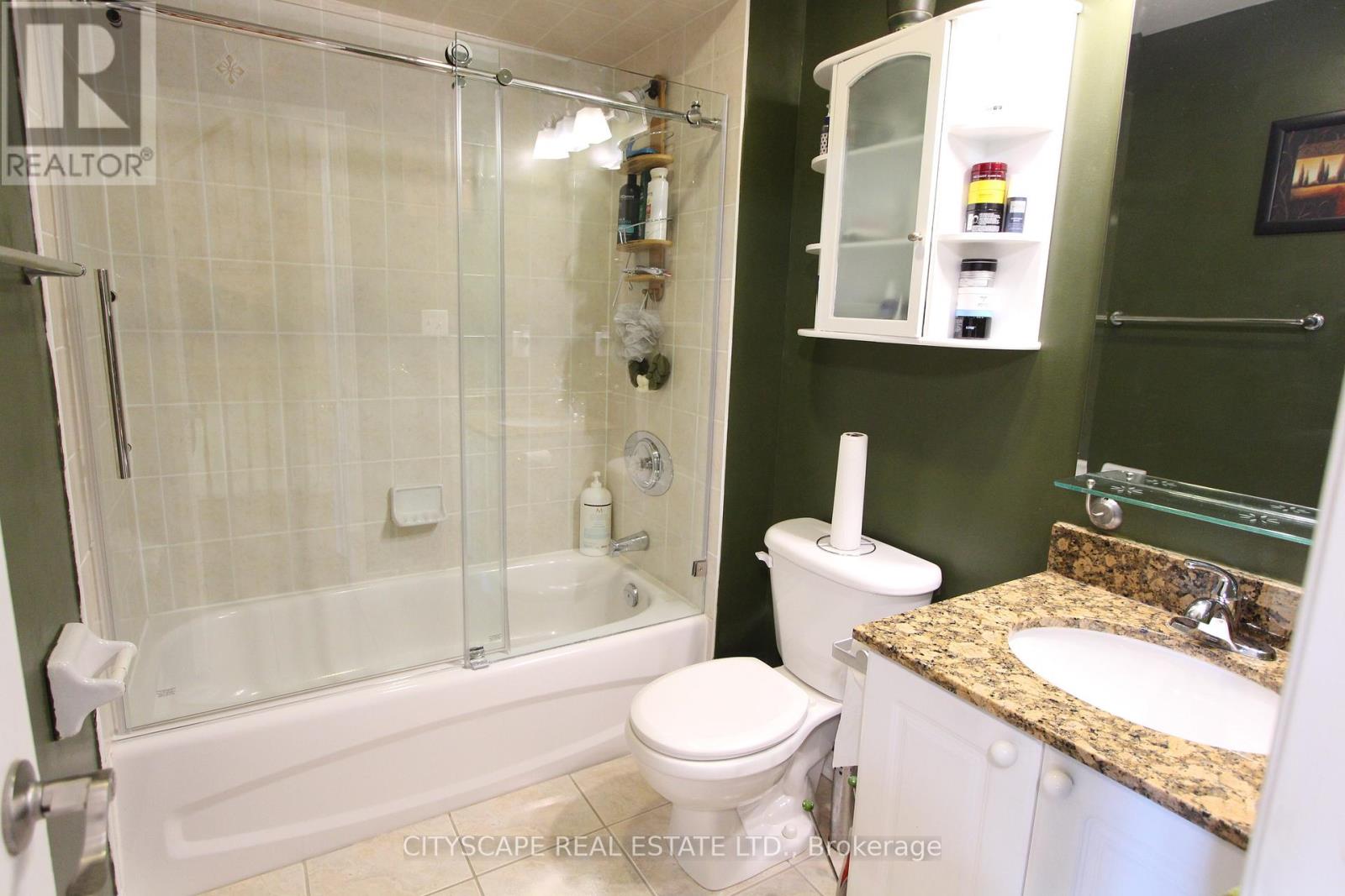 #7 - 3055 Elmcreek Road, Mississauga (Cooksville), Ontario  L5B 4J9 - Photo 9 - W12386835