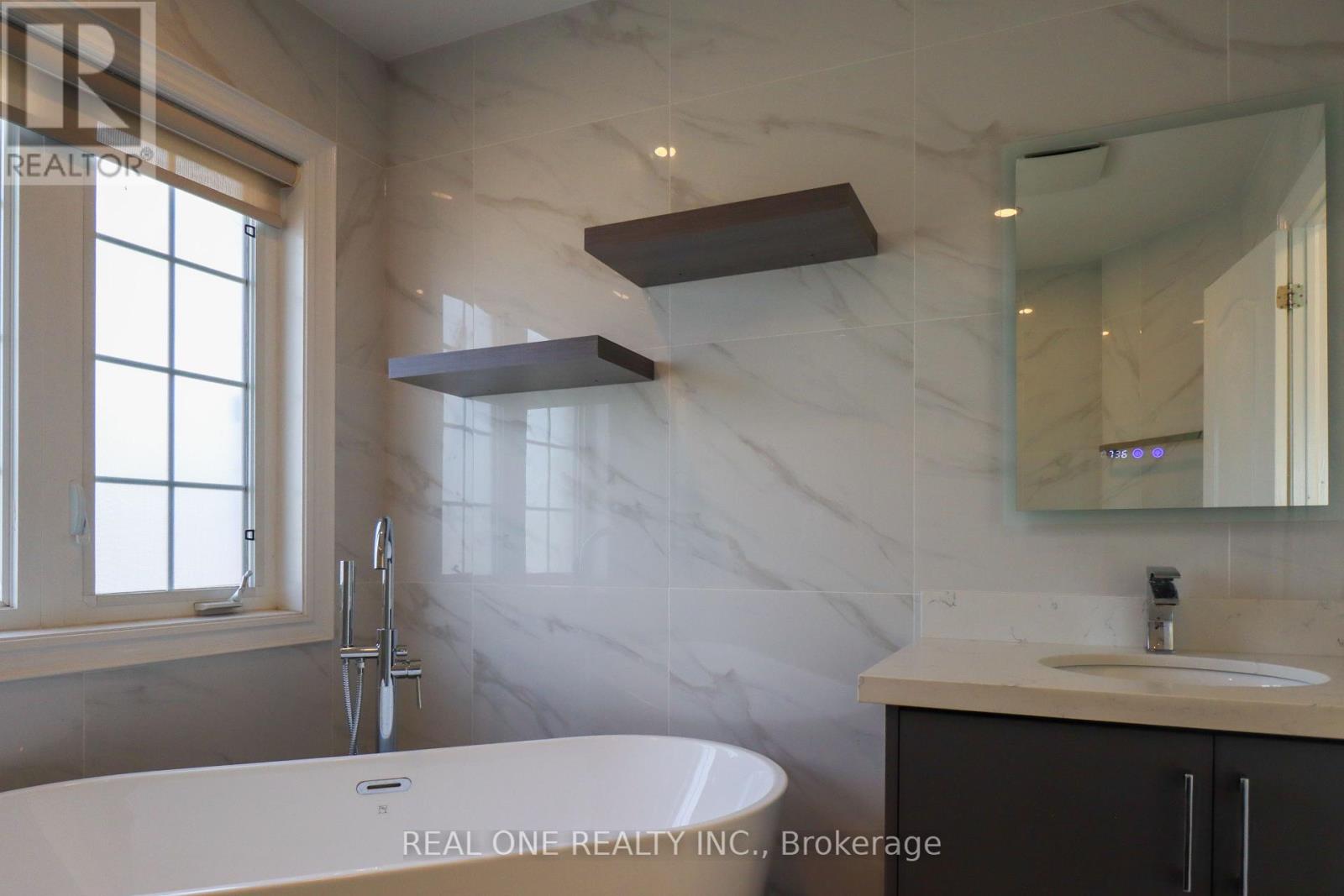 4302 Trail Blazer Way, Mississauga, Ontario  L5R 0A9 - Photo 23 - W12386836