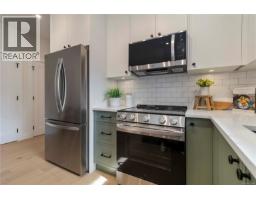 1 633 Belton Ave Kindred, Victoria, Ca