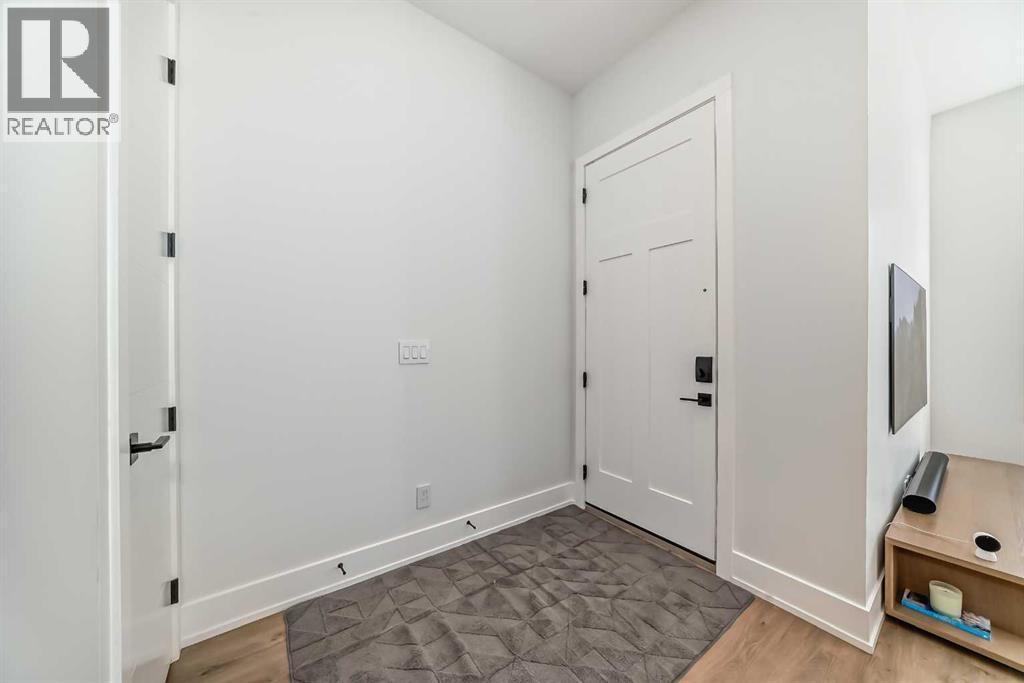 Property at 3, 3512 15 Street SW image 4