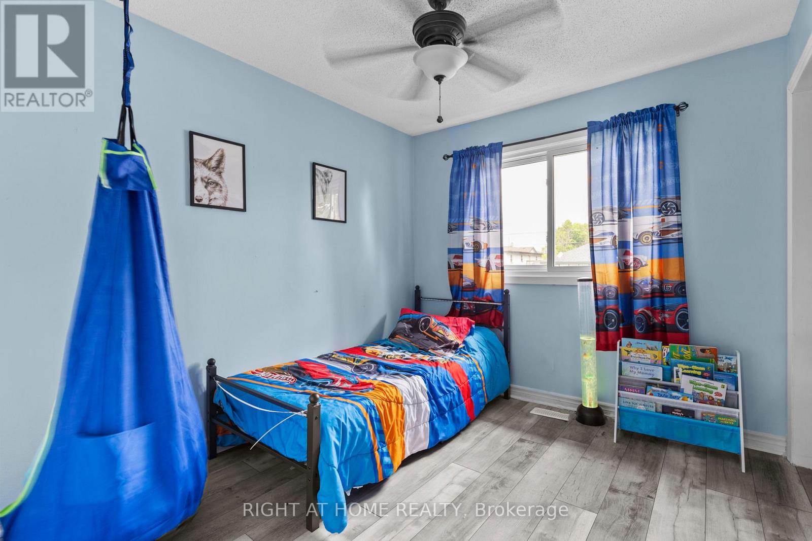 124 Sydenham Street, Essa, Ontario  L0M 1B0 - Photo 10 - N12365789