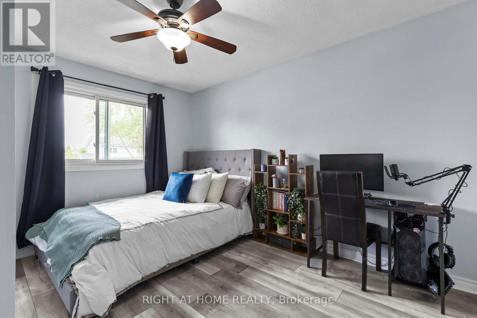 124 Sydenham Street, Essa, Ontario  L0M 1B0 - Photo 9 - N12365789