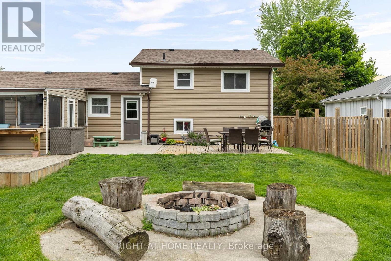 124 Sydenham Street, Essa, Ontario  L0M 1B0 - Photo 16 - N12365789