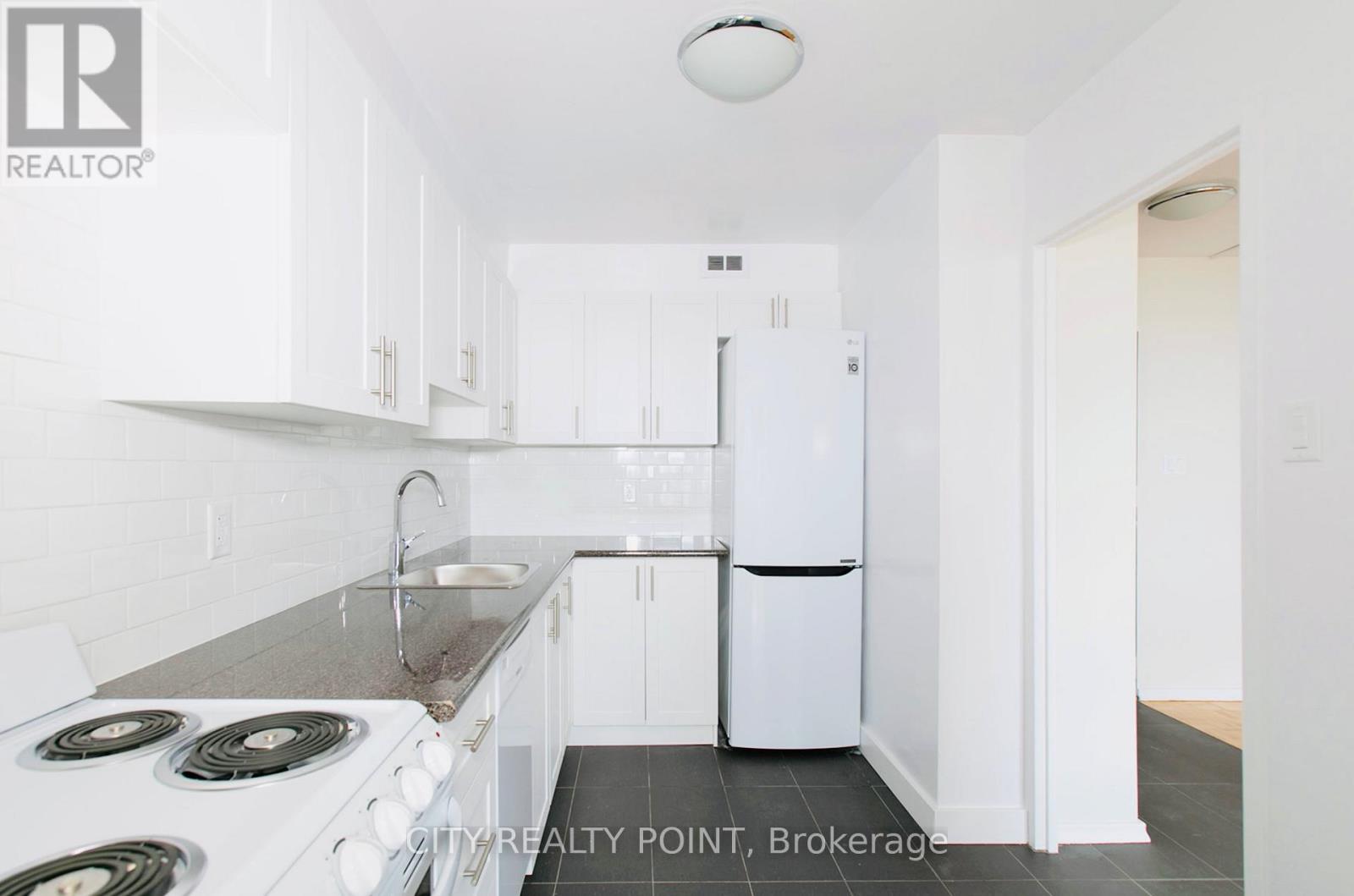 1007 - 6200 Bathurst Street, Toronto, Ontario  M2R 2A3 - Photo 7 - C12386858
