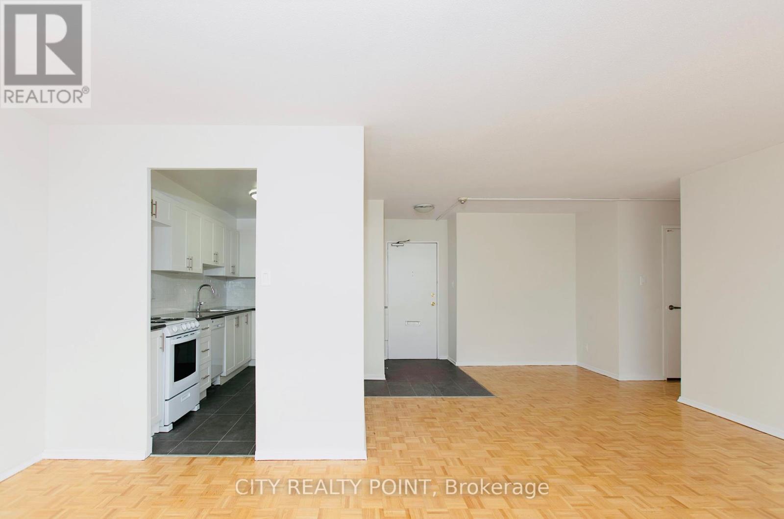 1007 - 6200 Bathurst Street, Toronto, Ontario  M2R 2A3 - Photo 8 - C12386858