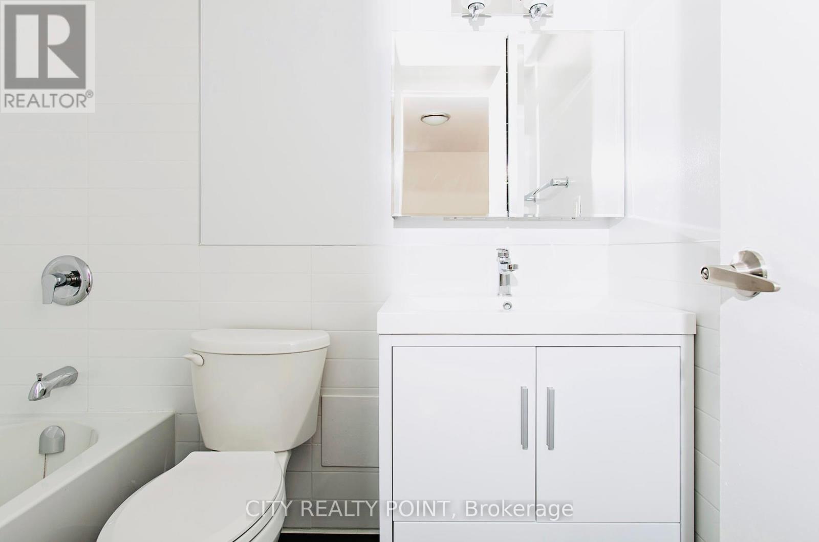 912 - 6200 Bathurst Street, Toronto, Ontario  M2R 2A3 - Photo 7 - C12386860