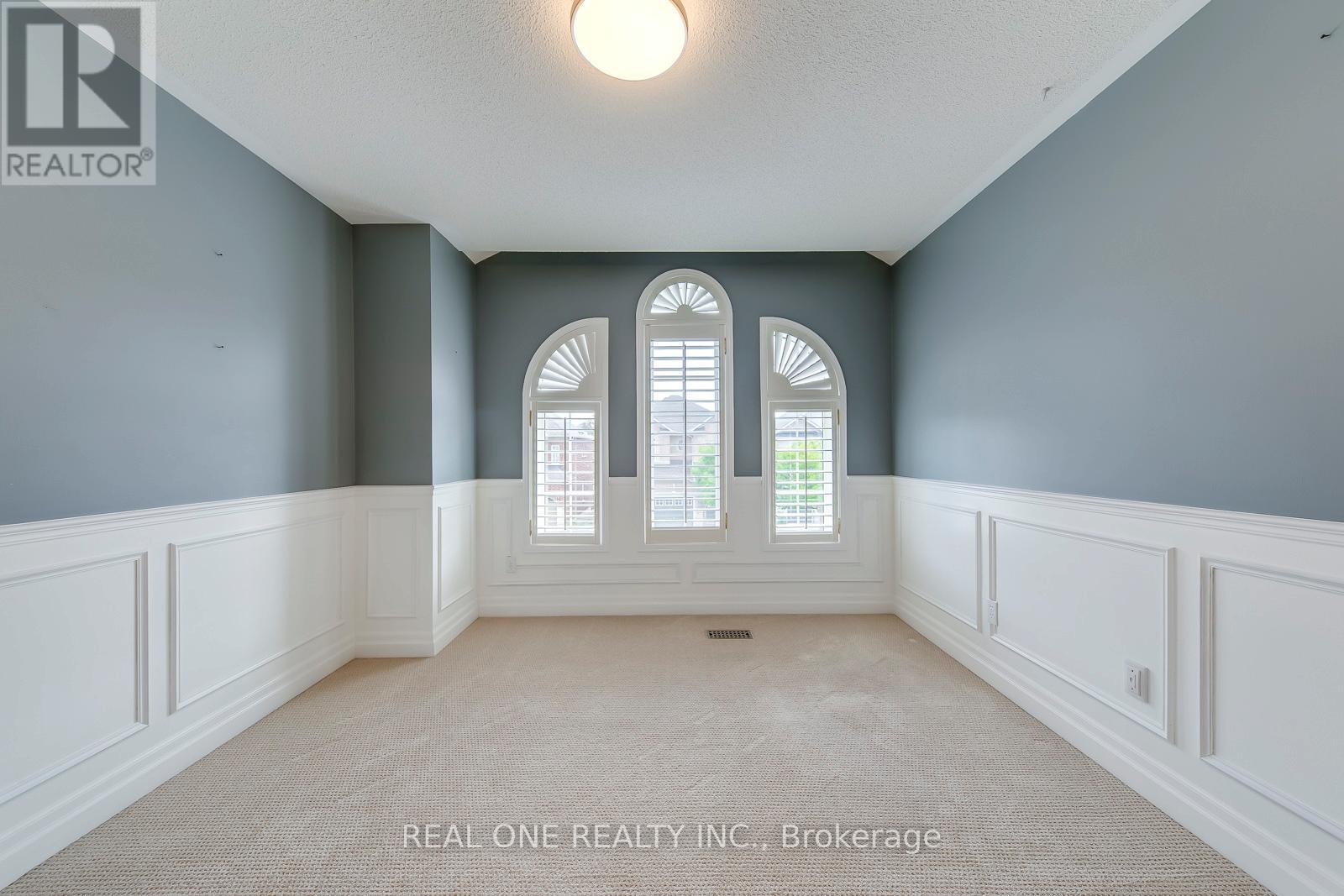 5803 Page Crescent, Burlington, Ontario  L7L 7N9 - Photo 30 - W12386853