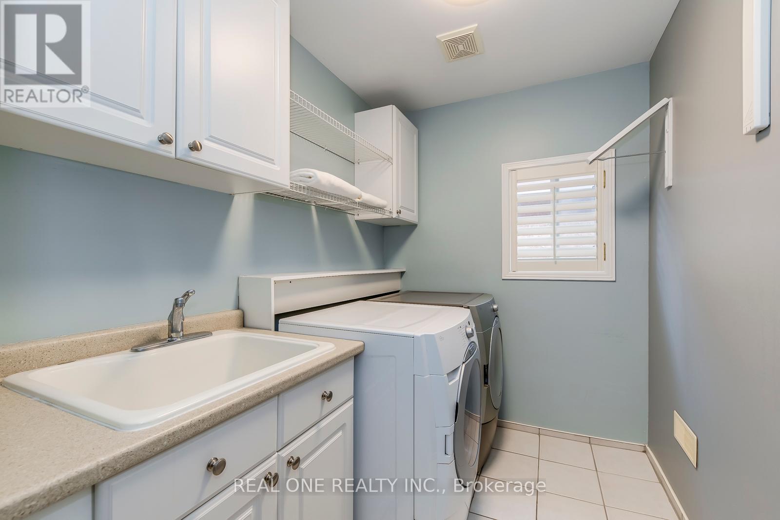 5803 Page Crescent, Burlington, Ontario  L7L 7N9 - Photo 33 - W12386853