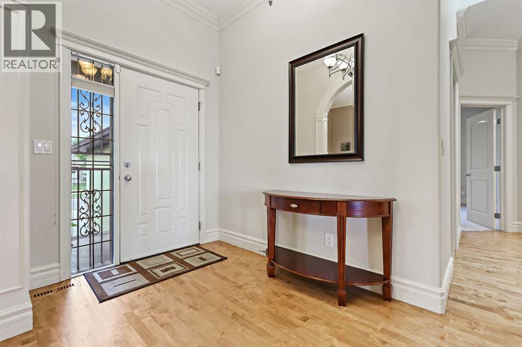 Property at 49 Royal Highland Road NW image 3