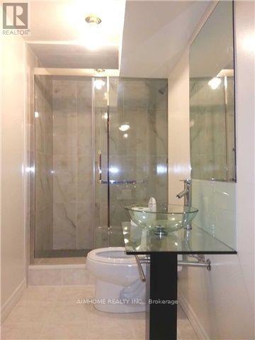 Lower - 507 Fendalton Street, Mississauga, Ontario  L5B 2L8 - Photo 6 - W12386870
