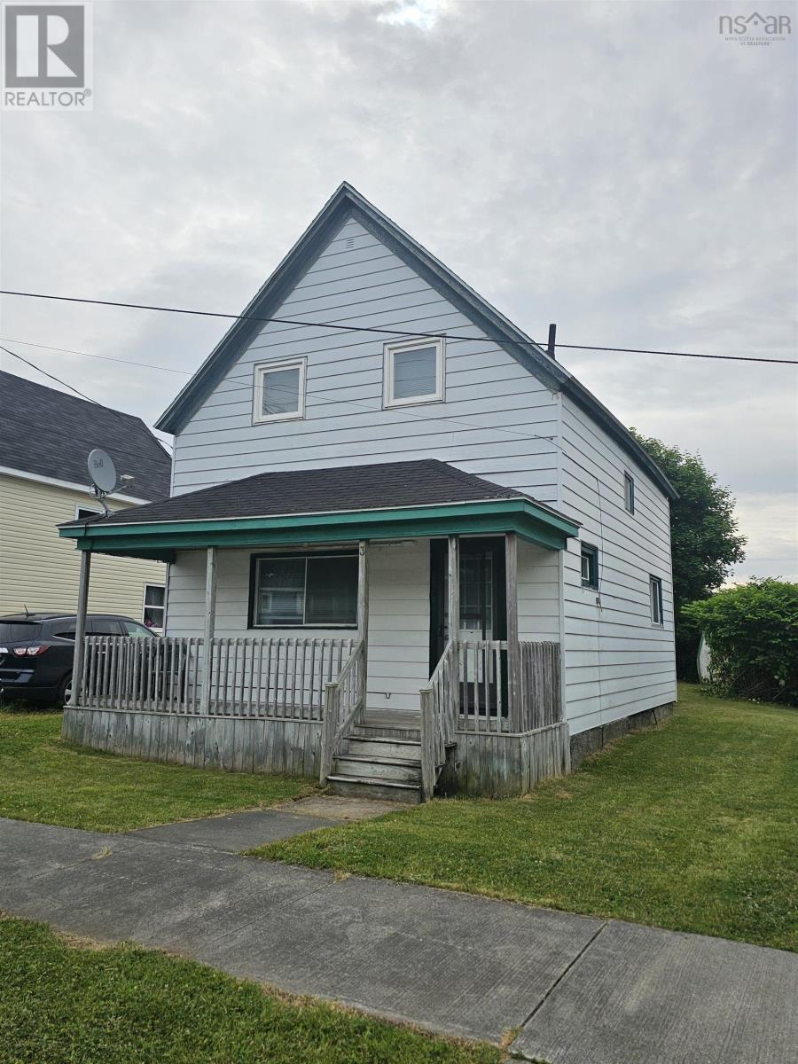 3 Thompson Avenue, North Sydney, Nova Scotia  B2A 1X7 - Photo 2 - 202517466
