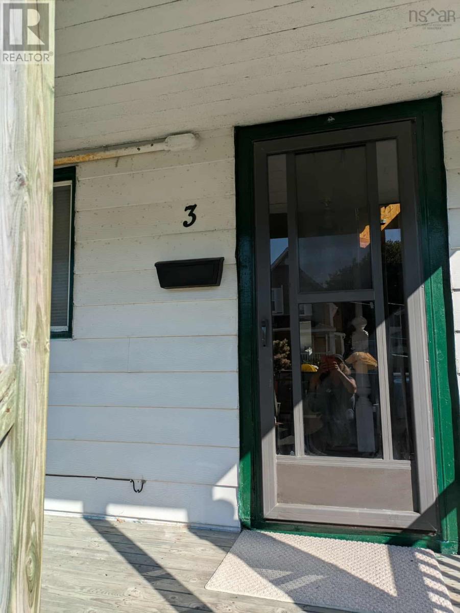 3 Thompson Avenue, North Sydney, Nova Scotia  B2A 1X7 - Photo 4 - 202517466