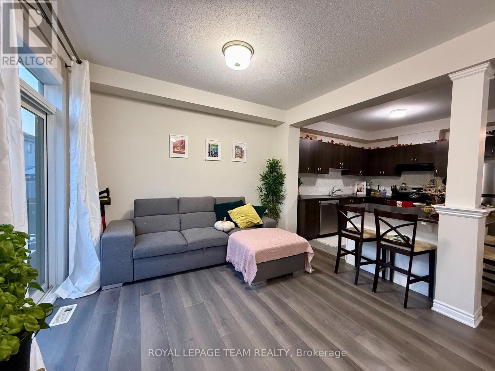 709 Megrez Way., Ottawa E, Ottawa, Ontario  K2J 6S9 - Photo 2 - X12386876