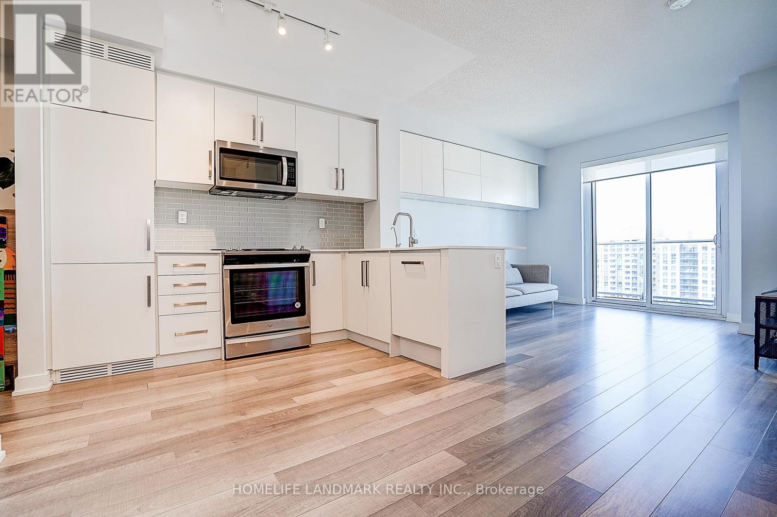 1312 - 5180 Yonge Street, Toronto, Ontario  M2N 5P6 - Photo 3 - C12386887