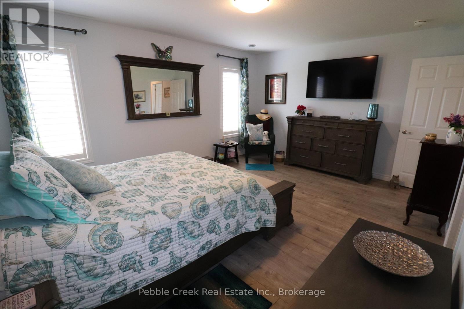 209 Lake Breeze Drive, Ashfield-Colborne-Wawanosh, Ontario  N7A 0C6 - Photo 25 - X12105126