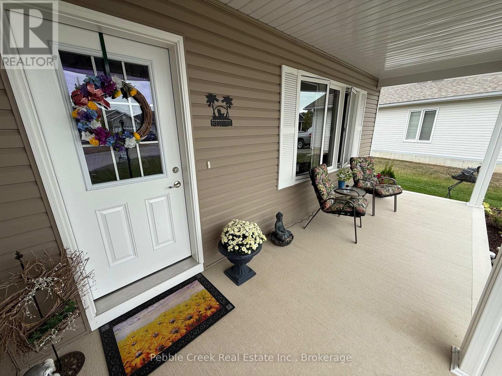 209 Lake Breeze Drive, Ashfield-Colborne-Wawanosh, Ontario  N7A 0C6 - Photo 3 - X12105126