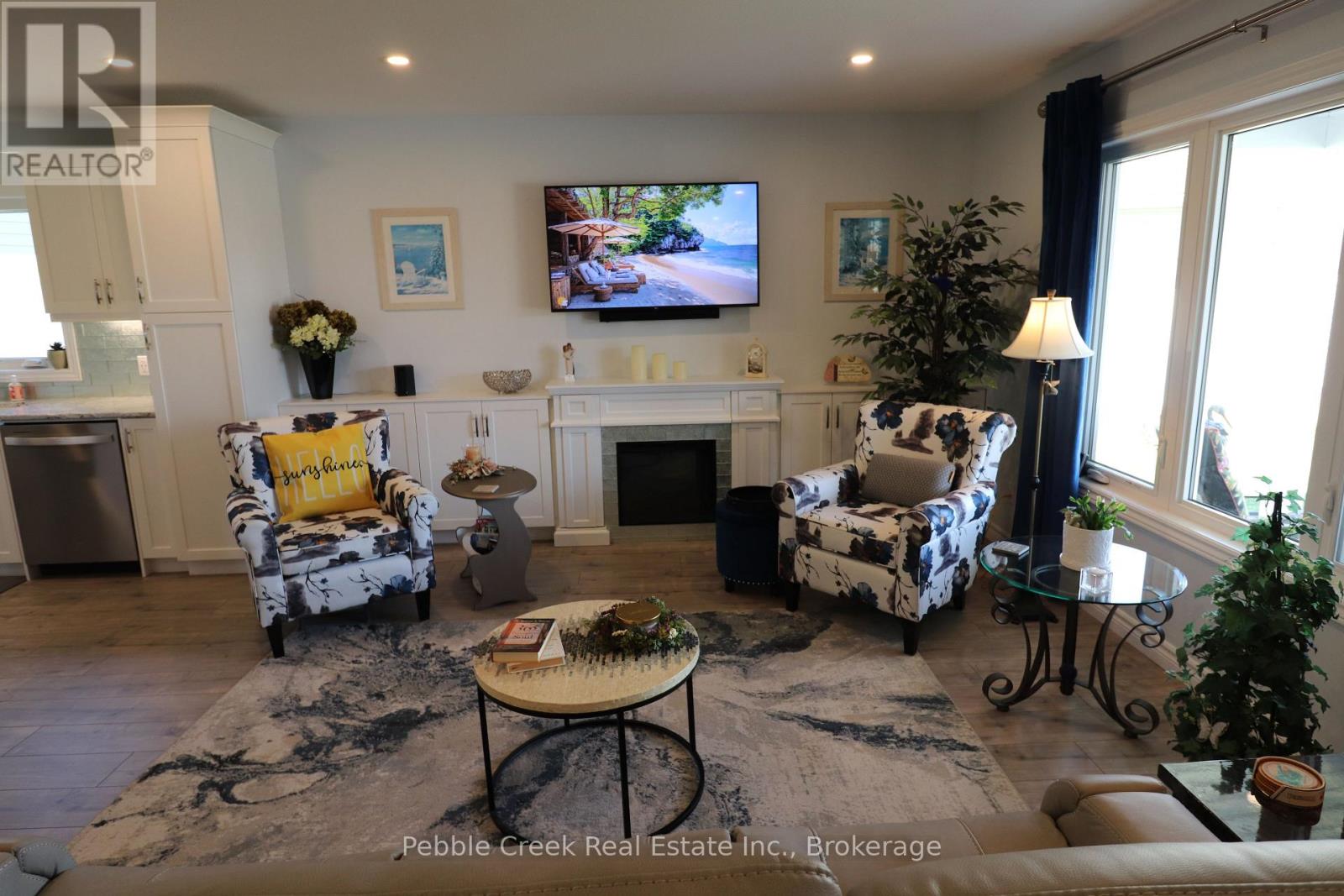 209 Lake Breeze Drive, Ashfield-Colborne-Wawanosh, Ontario  N7A 0C6 - Photo 6 - X12105126