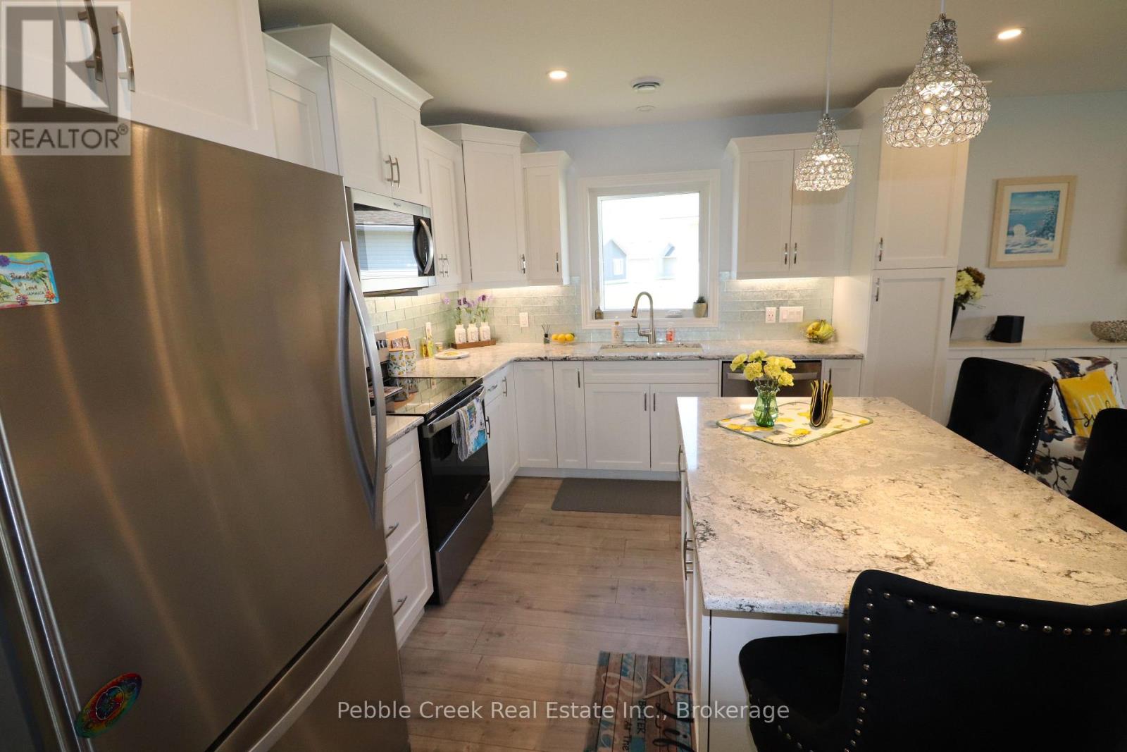 209 Lake Breeze Drive, Ashfield-Colborne-Wawanosh, Ontario  N7A 0C6 - Photo 9 - X12105126