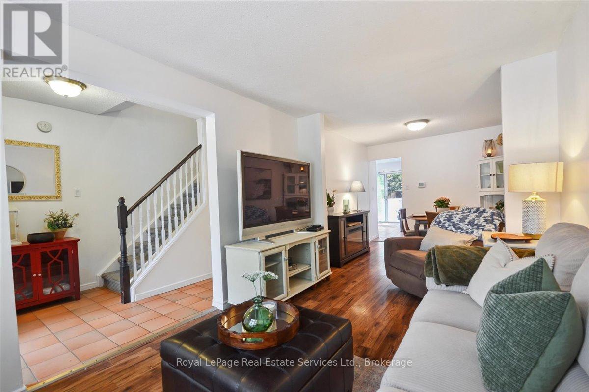 2248 Maclennan Drive, Oakville, Ontario  L6H 5K1 - Photo 6 - W12386906
