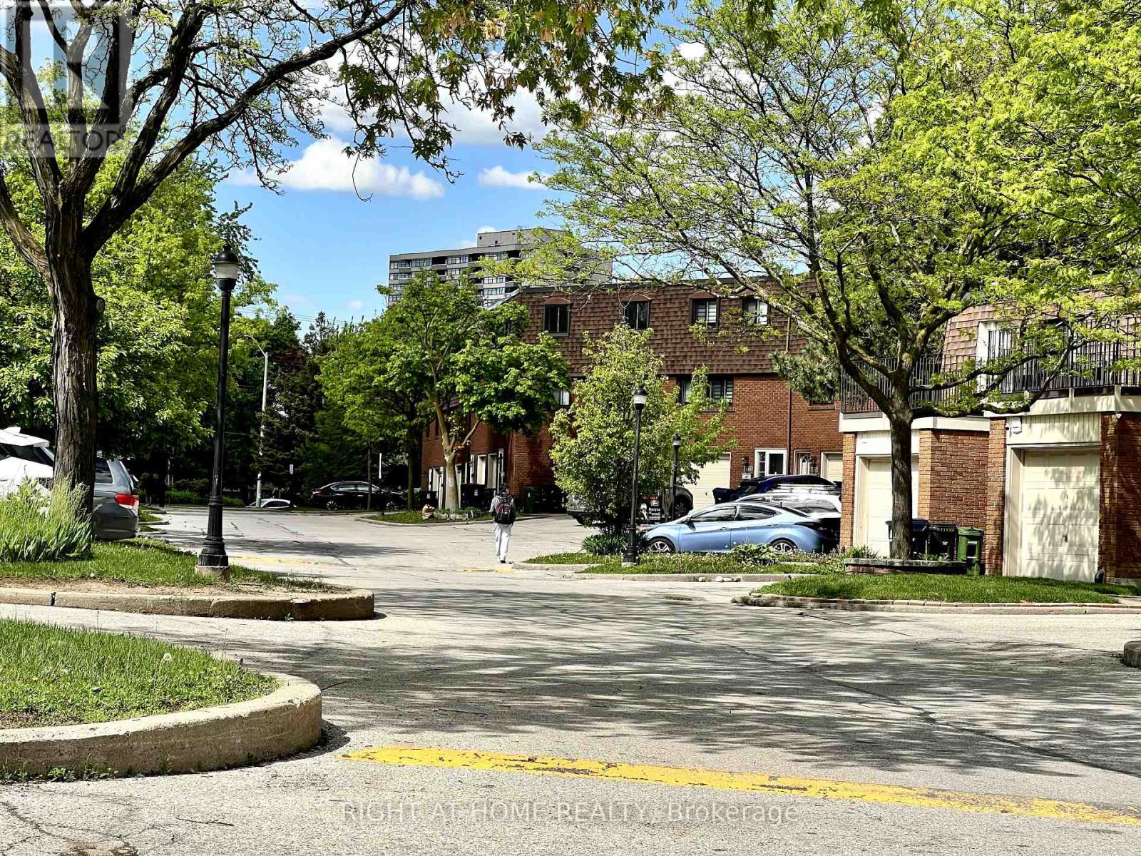 43 - 286 Sprucewood Court, Toronto (L'amoreaux), Ontario  M1W 1P9 - Photo 6 - E12386902