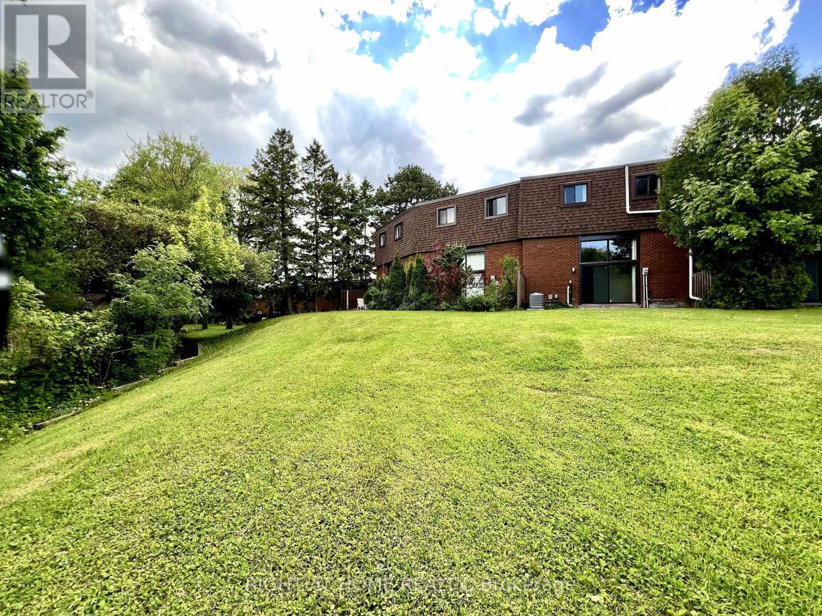 43 - 286 Sprucewood Court, Toronto (L'amoreaux), Ontario  M1W 1P9 - Photo 7 - E12386902