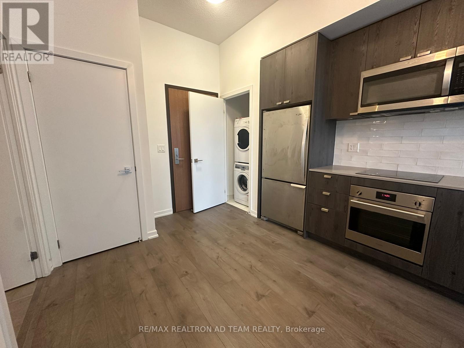 202 - 56 Forest Manor Road, Toronto (Henry Farm), Ontario  M2J 1M1 - Photo 2 - C12383498