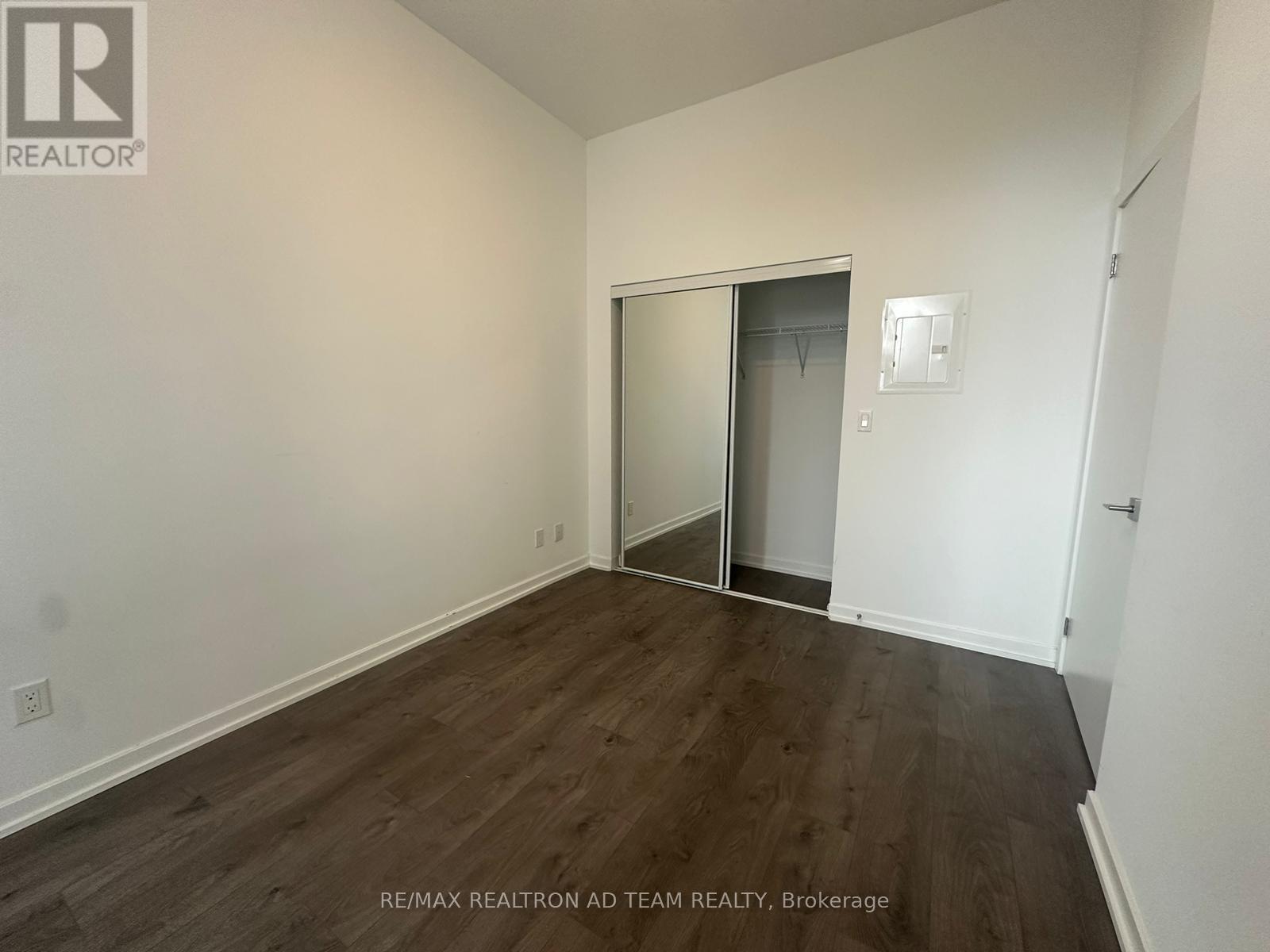 202 - 56 Forest Manor Road, Toronto (Henry Farm), Ontario  M2J 1M1 - Photo 5 - C12383498
