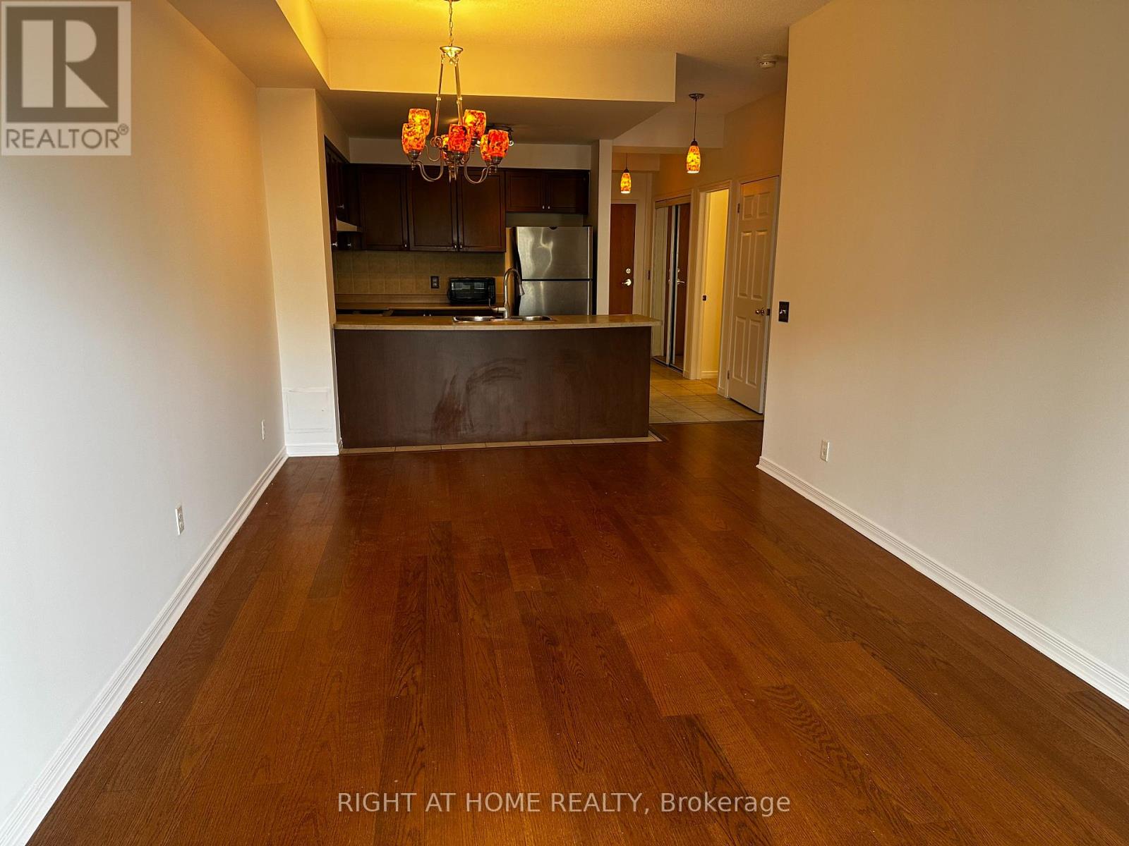 407 - 1 Maison Parc Court, Vaughan, Ontario  L4J 9K1 - Photo 12 - N12386883
