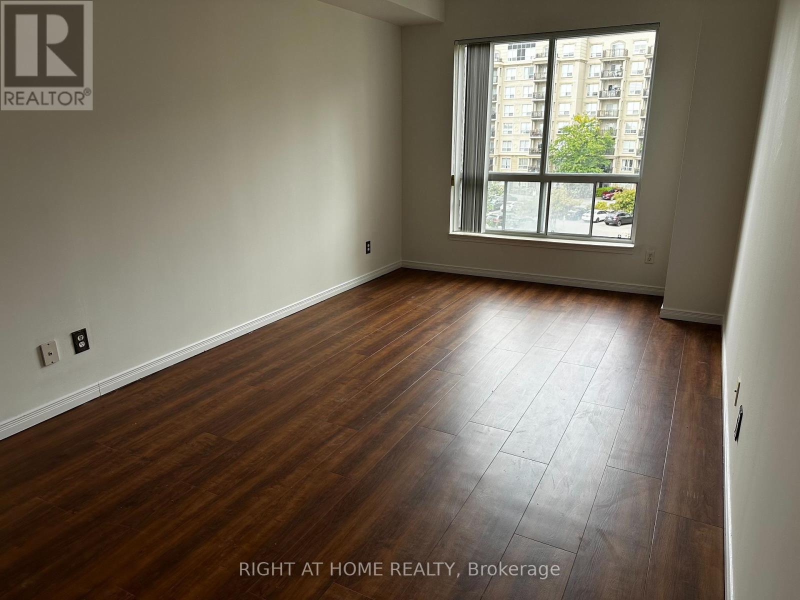 407 - 1 Maison Parc Court, Vaughan, Ontario  L4J 9K1 - Photo 13 - N12386883
