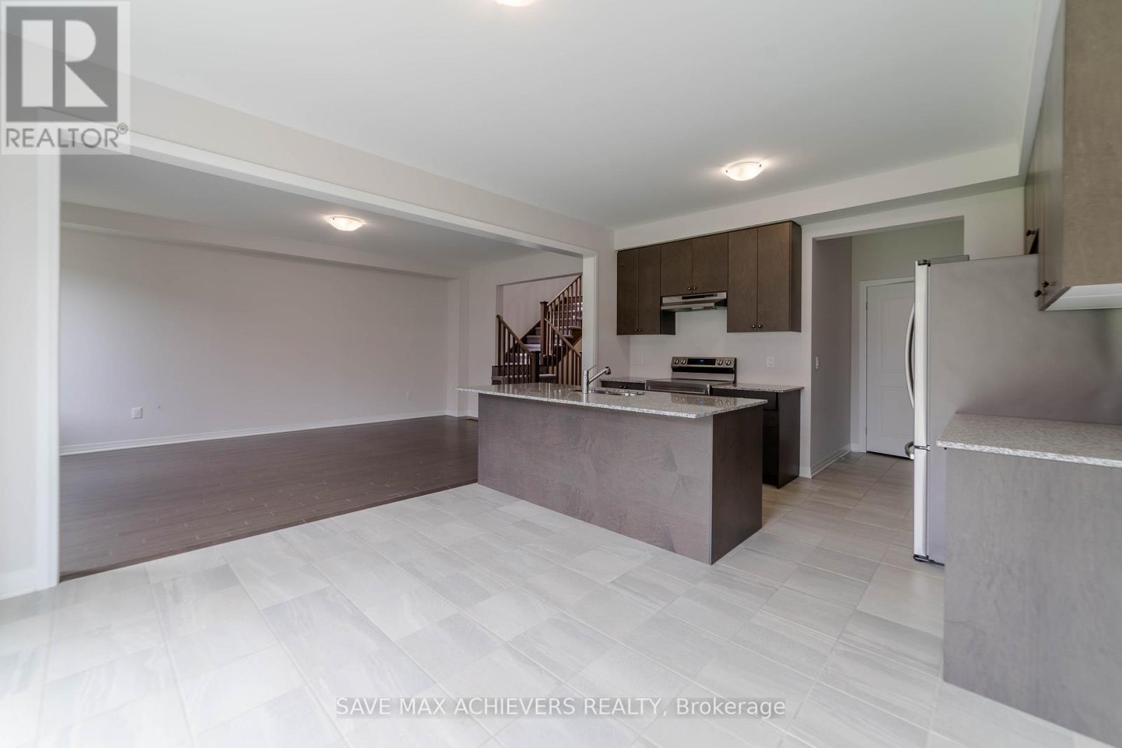 33 Rustic Oak Trail, North Dumfries, Ontario  N0B 1E0 - Photo 11 - X12381072