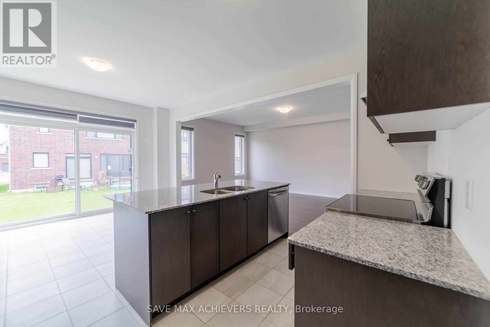 33 Rustic Oak Trail, North Dumfries, Ontario  N0B 1E0 - Photo 14 - X12381072