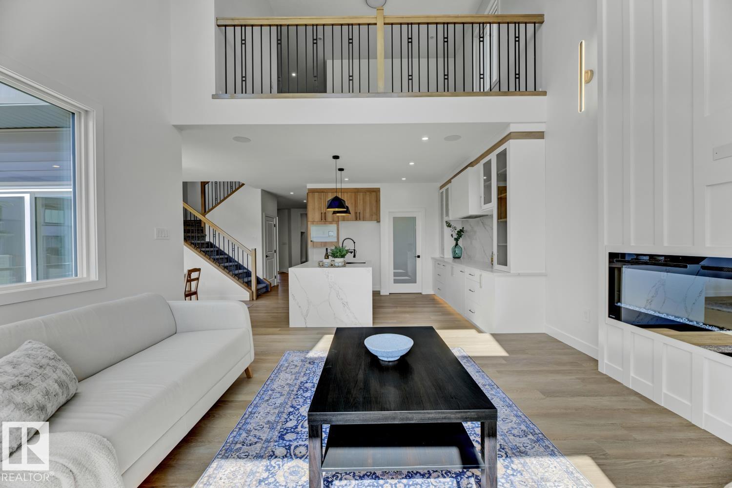 Property at 174 Caledon CR image 4