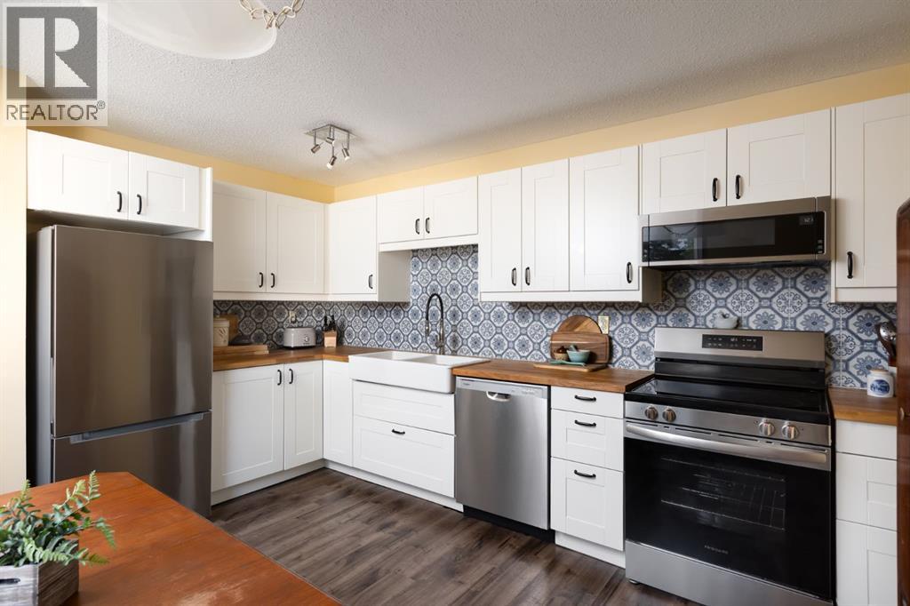 Property at 155, 5103 35 Avenue SW image 2
