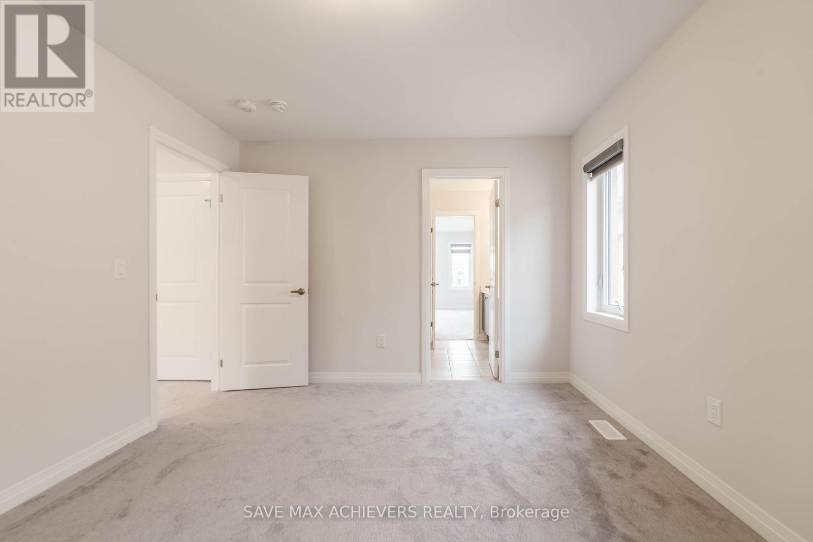 33 Rustic Oak Trail, North Dumfries, Ontario  N0B 1E0 - Photo 31 - X12381072